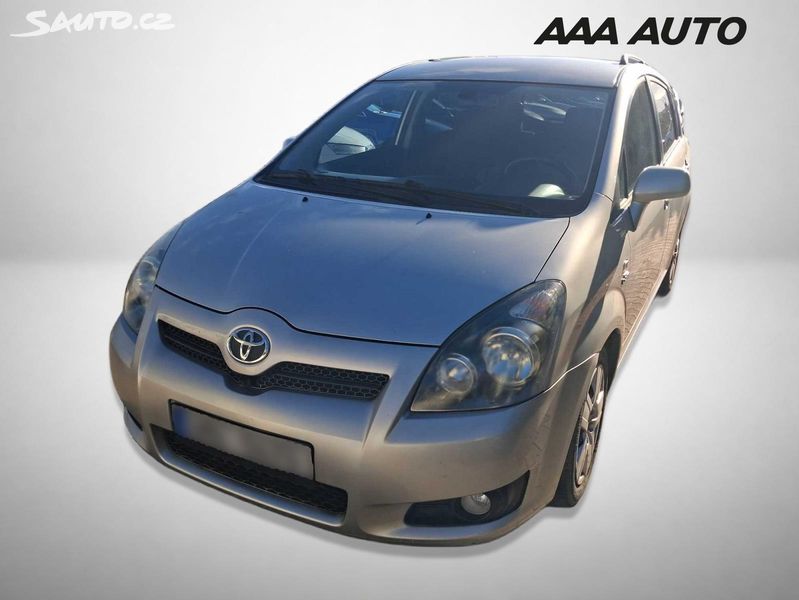 Toyota Corolla Verso, 2.2 D-4D, 7 míst, Tažné